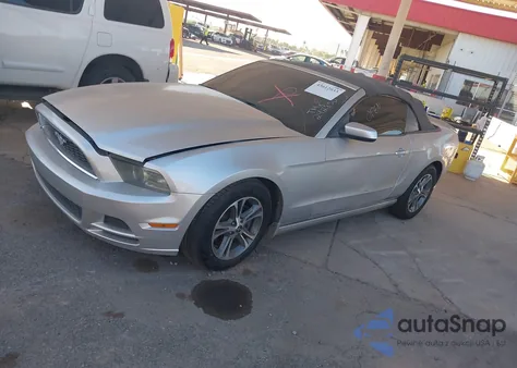 2014 Ford Mustang V6 Premium z USA, uszkodzony, nr VIN 1ZVBP8EM8E5242850